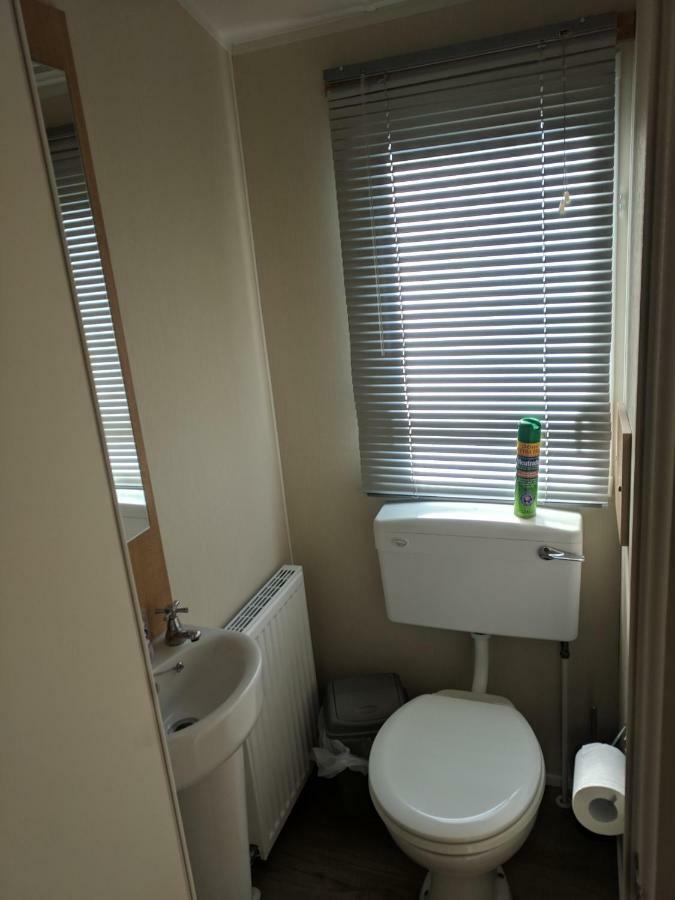 P&D'S Pearl Caravan At Tattershall Lakes Country Park Hotel Exterior photo