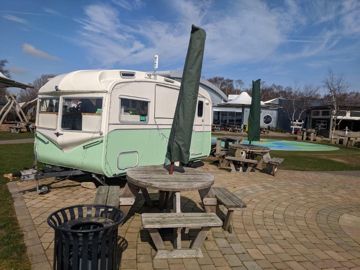 P&D'S Pearl Caravan At Tattershall Lakes Country Park Hotel Exterior photo